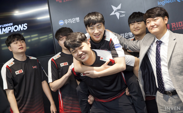 KT Rolster Shock the World: Third Seeds Topple Favorites Gen.G to Make ...